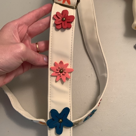 Used Loungefly Pixar Coco Purse w/ strap - Picture 10 of 11